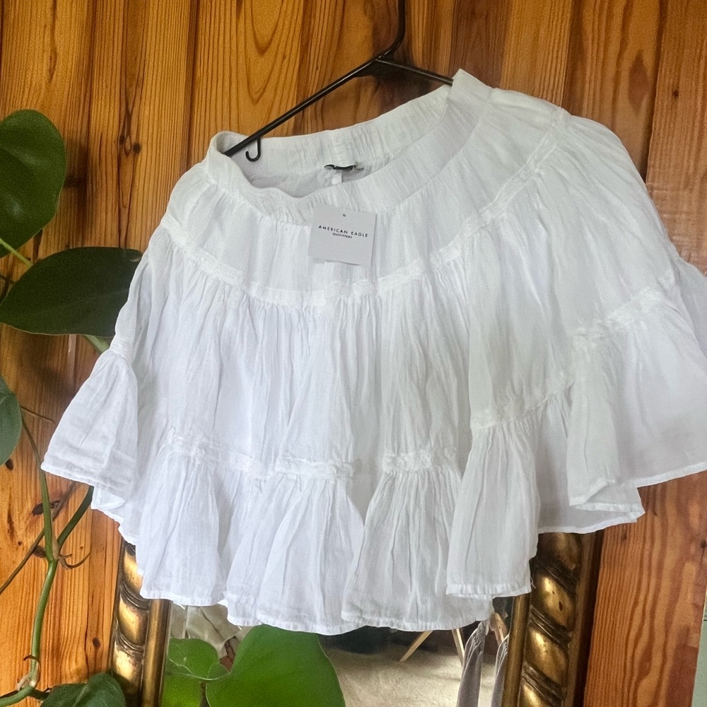 American Eagle White ruffle Mini Skirt